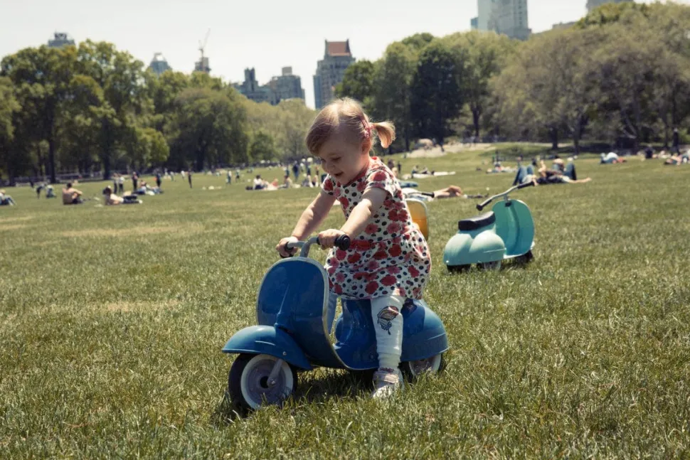 Ambosstoys Primo Classic Pink Ride-On (Leather Seat)