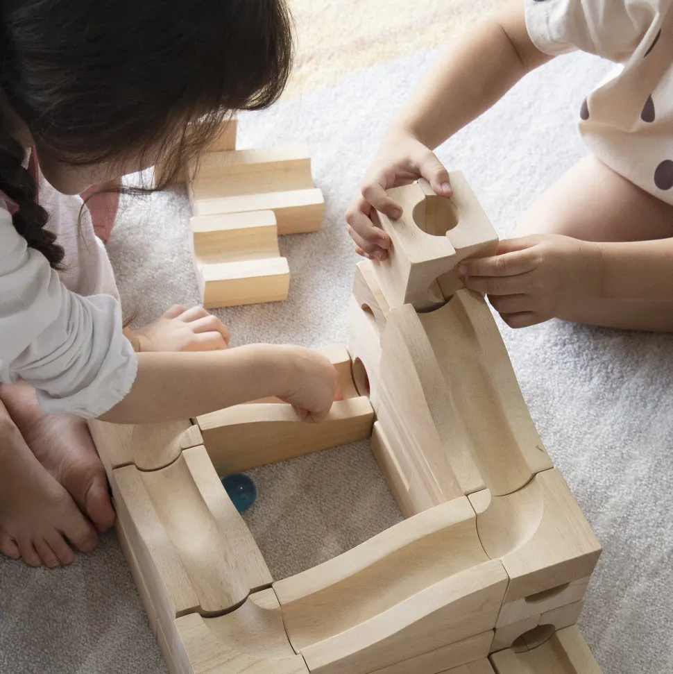 Guidecraft Unit Block Marble Run – 40 pc. set