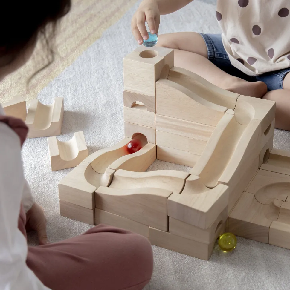Guidecraft Unit Block Marble Run – 40 pc. set