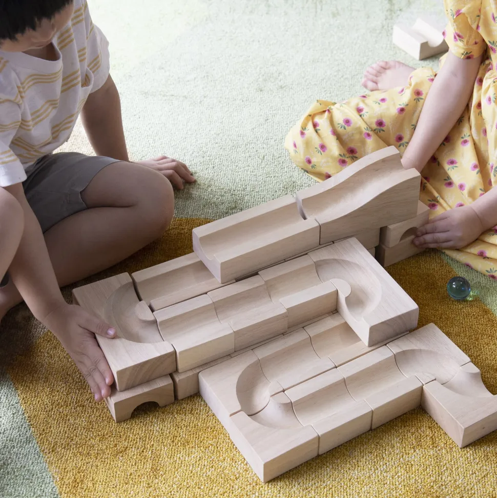 Guidecraft Unit Block Marble Run – 40 pc. set