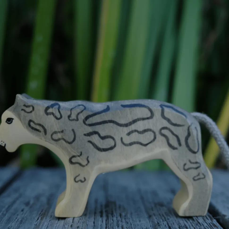 HolzWald Snow Leopard