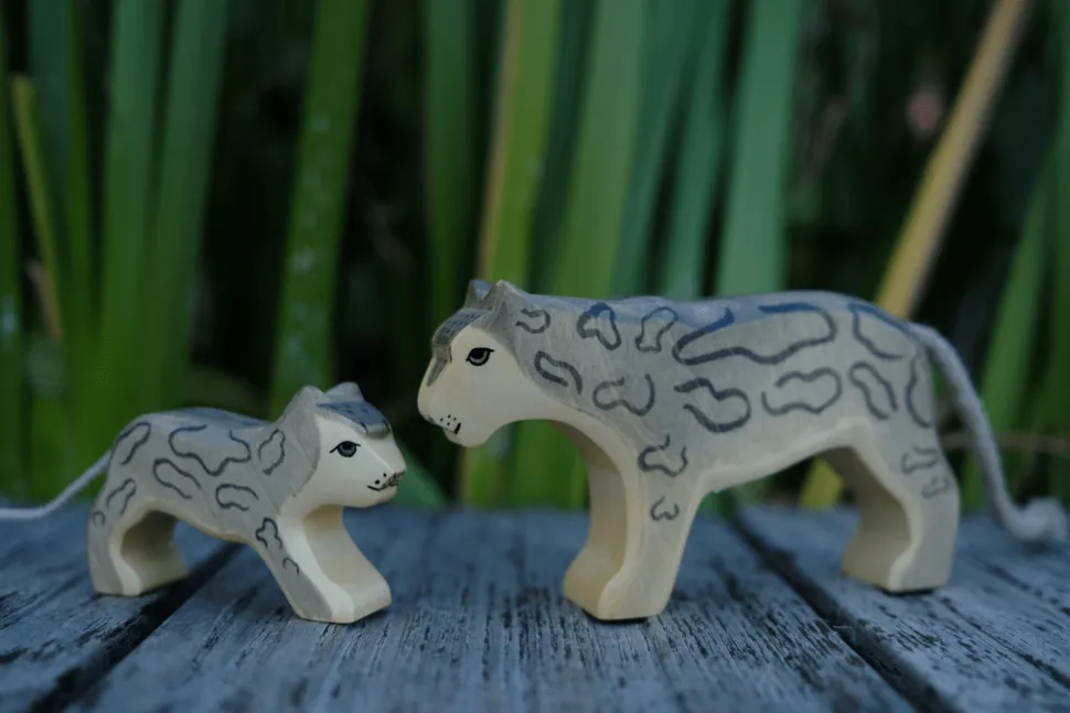 HolzWald Snow Leopard