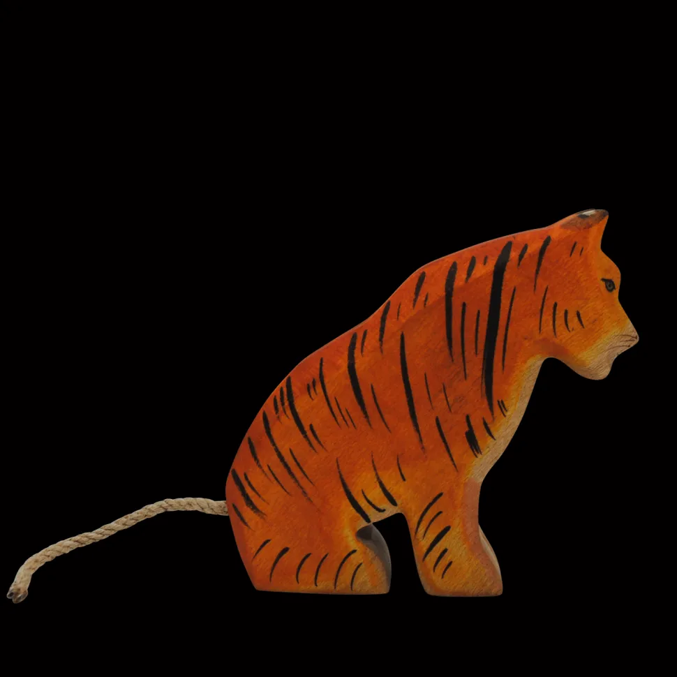 HolzWald Tiger sitting