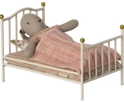 Maileg Vintage Bed Mouse off-white