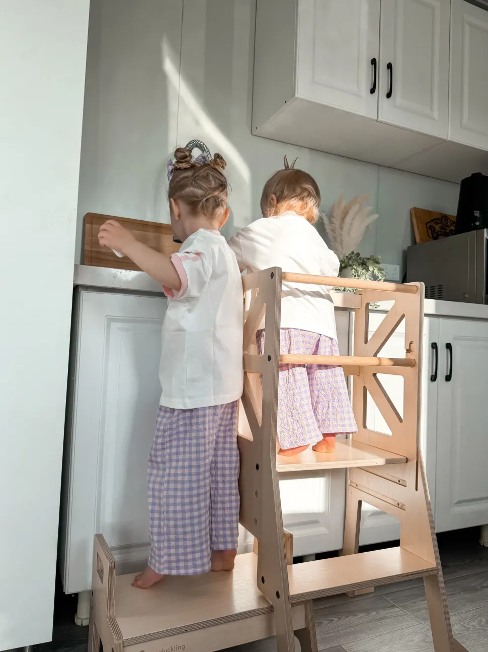 My Duckling JALA Deluxe Adjustable Learning Tower (Natural) - Flag with Rectangle Handle