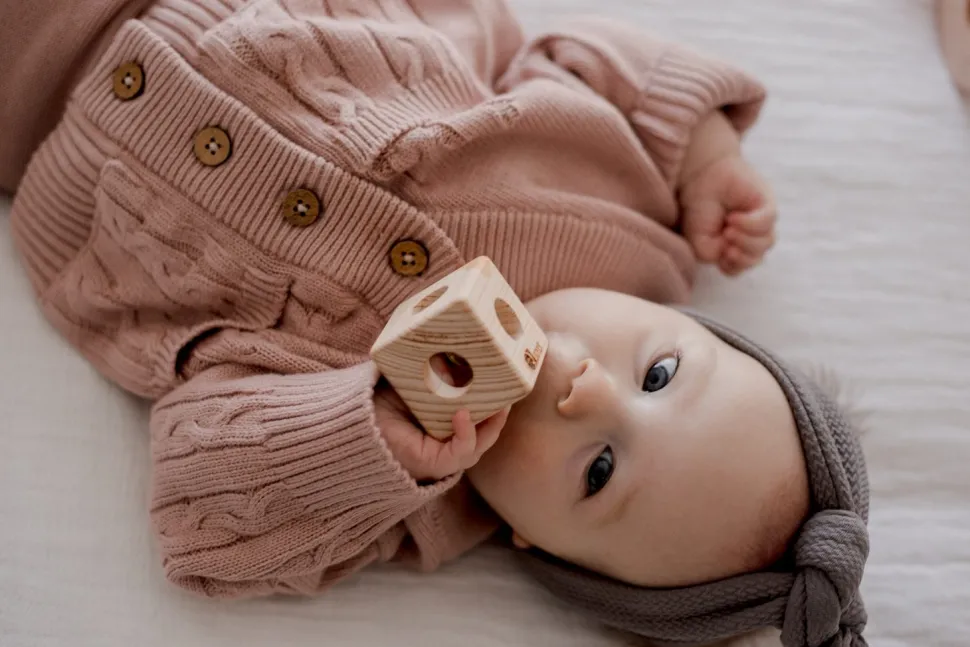 QToys Cube Rattle
