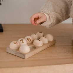 QToys Number Eggs and Stand
