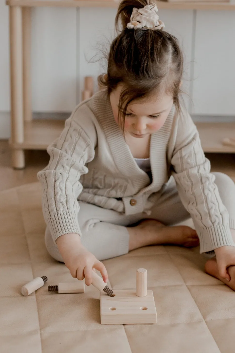 QToys Screw Game